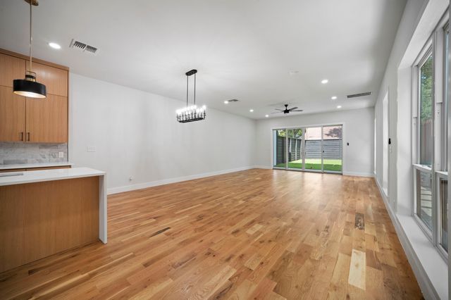 732 Cedar Hill Avenue, Dallas, TX 75208