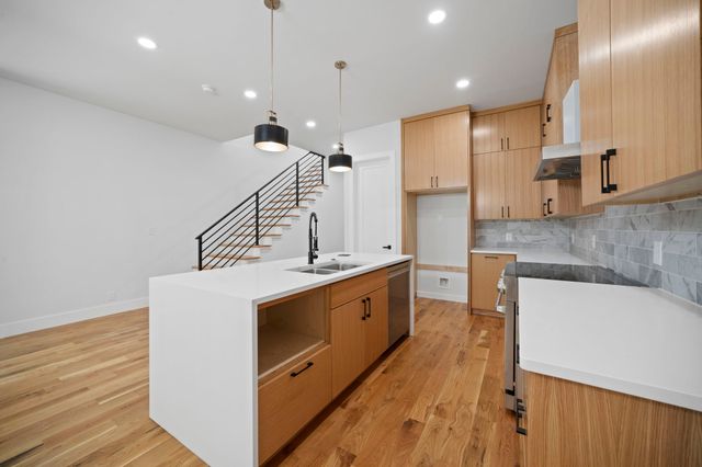 732 Cedar Hill Avenue, Dallas, TX 75208