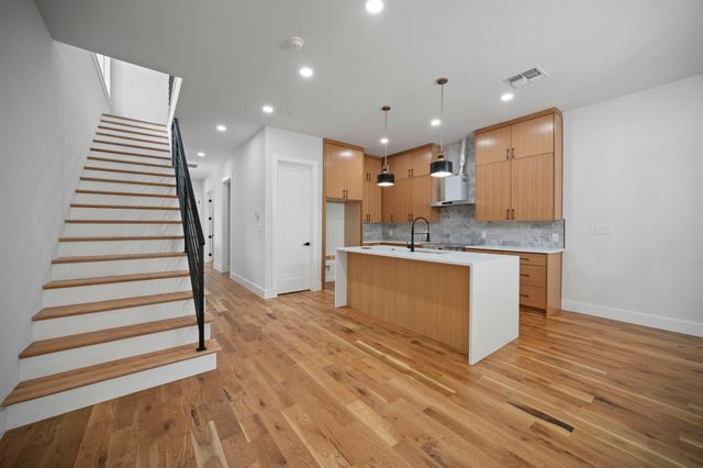 732 Cedar Hill Avenue, Dallas, TX 75208