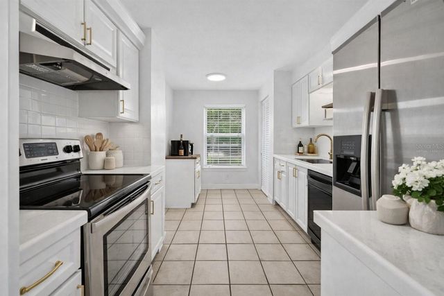 526 E GRANDVIEW WAY, Casselberry, FL 32707