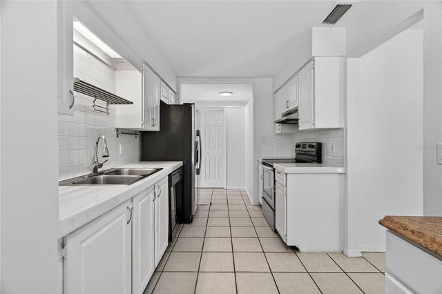 526 E GRANDVIEW WAY, Casselberry, FL 32707