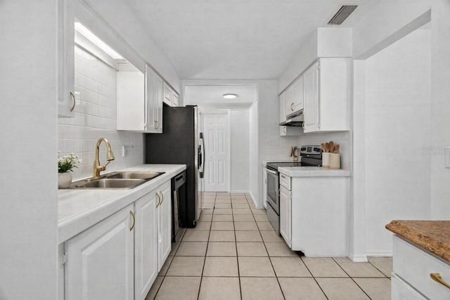 526 E GRANDVIEW WAY, Casselberry, FL 32707