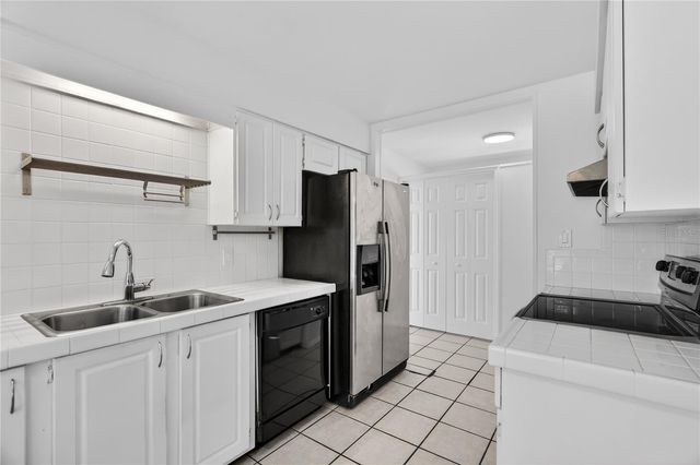 526 E GRANDVIEW WAY, Casselberry, FL 32707