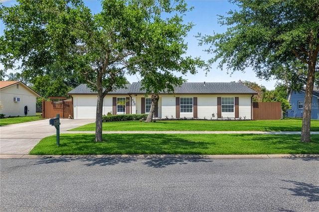 526 E GRANDVIEW WAY, Casselberry, FL 32707