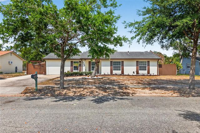 526 E GRANDVIEW WAY, Casselberry, FL 32707