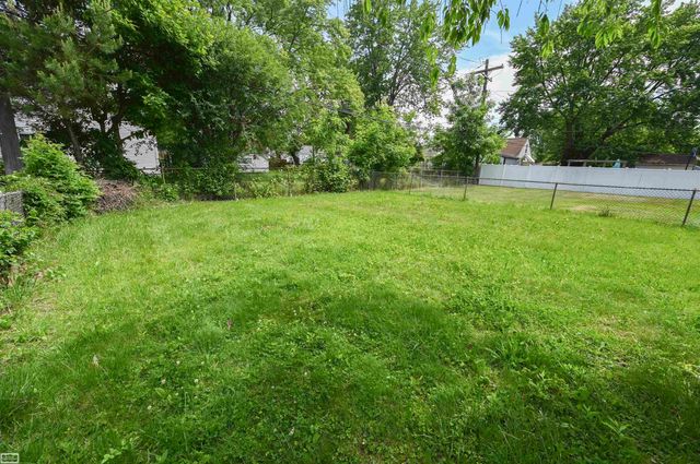 18755 Hazelwood Street, Roseville, MI 48066