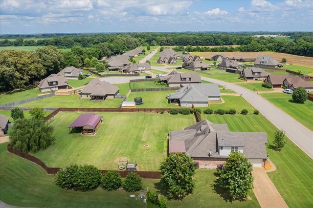 10 INEZ CV, Somerville, TN 38068