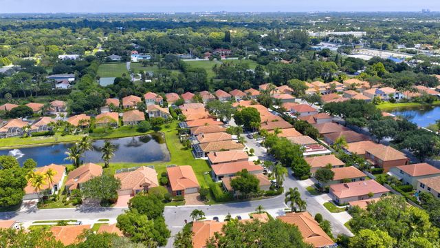 2097 Bonisle Circle, Riviera Beach, FL 33418