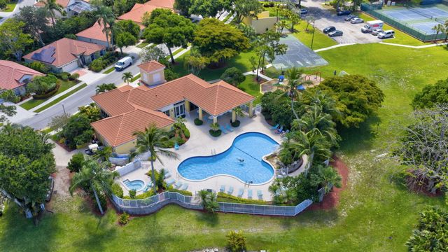 2097 Bonisle Circle, Riviera Beach, FL 33418