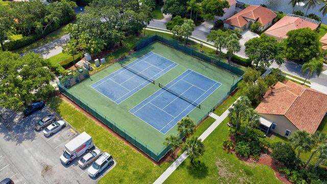 2097 Bonisle Circle, Riviera Beach, FL 33418