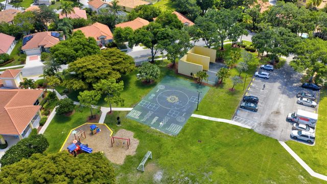 2097 Bonisle Circle, Riviera Beach, FL 33418