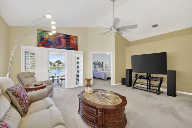 2097 Bonisle Circle, Riviera Beach, FL 33418