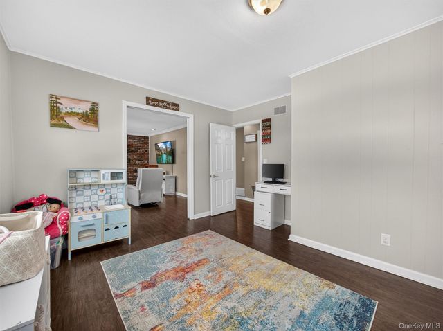 7 Staubitz Avenue, Pearl River, NY 10965