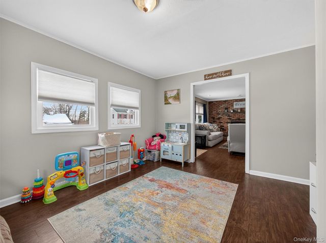 7 Staubitz Avenue, Pearl River, NY 10965