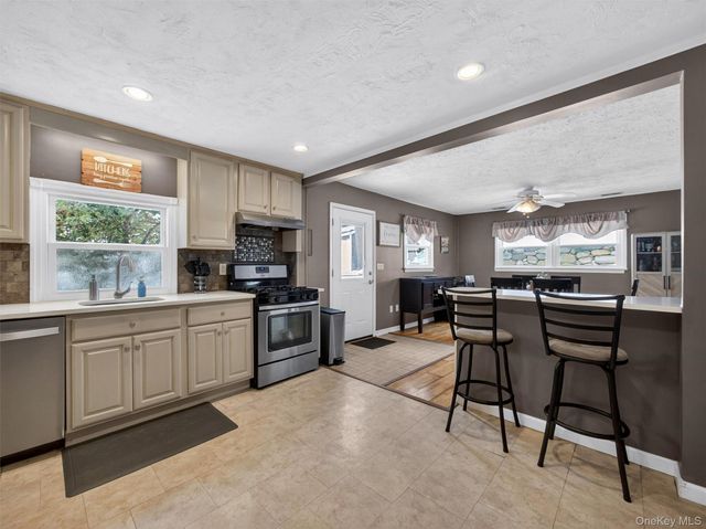 7 Staubitz Avenue, Pearl River, NY 10965