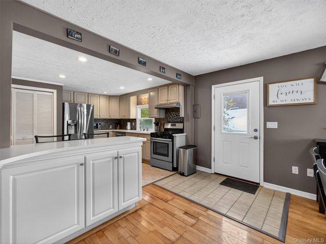 7 Staubitz Avenue, Pearl River, NY 10965