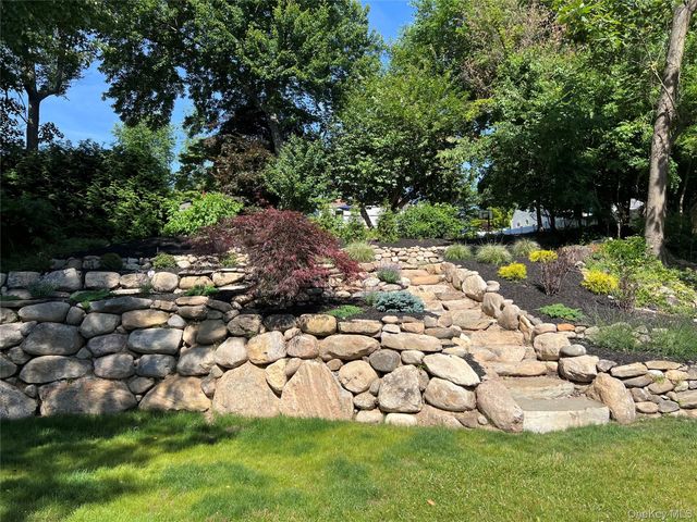 7 Staubitz Avenue, Pearl River, NY 10965