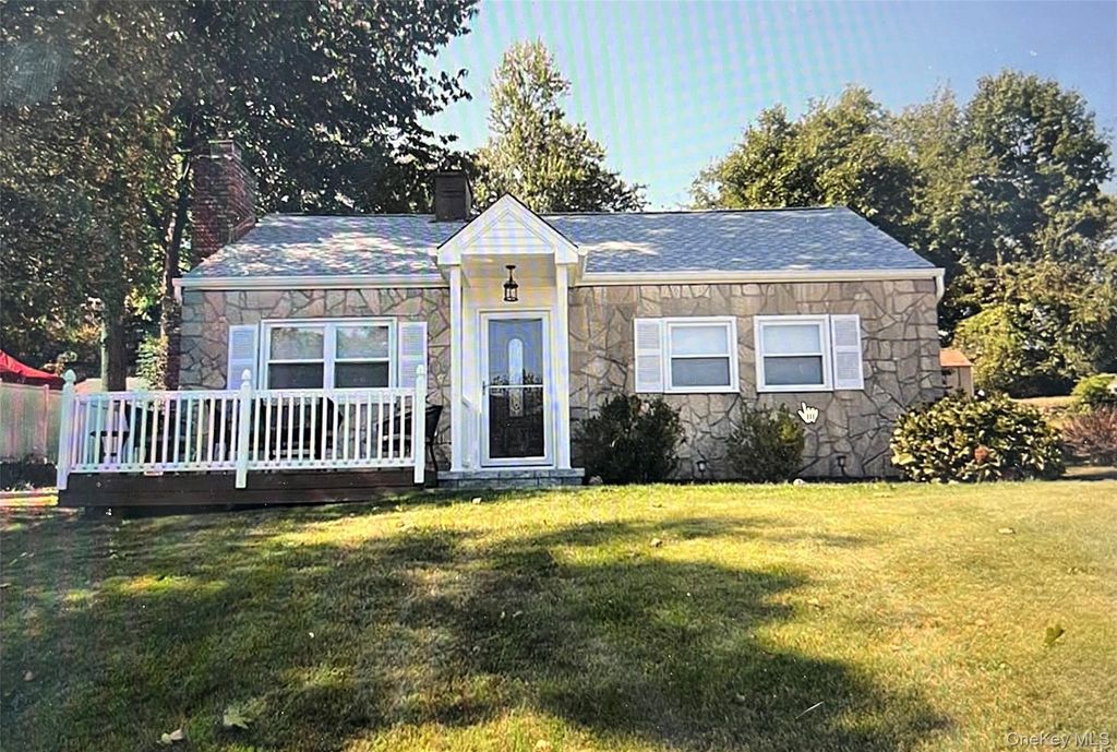 7 Staubitz Avenue, Pearl River, NY 10965