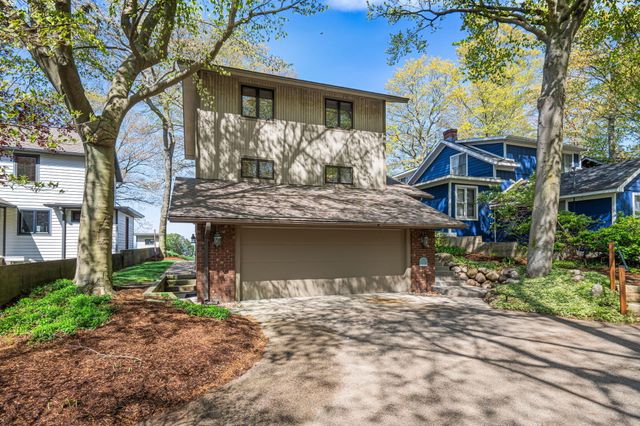 410 N Lakeshore Drive, Park Twp, MI 49424