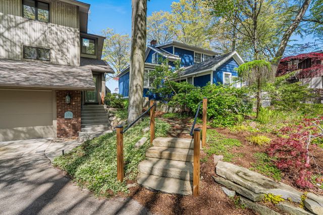410 N Lakeshore Drive, Park Twp, MI 49424