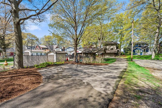 410 N Lakeshore Drive, Park Twp, MI 49424