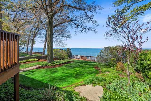 410 N Lakeshore Drive, Park Twp, MI 49424