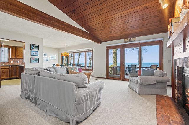 410 N Lakeshore Drive, Park Twp, MI 49424