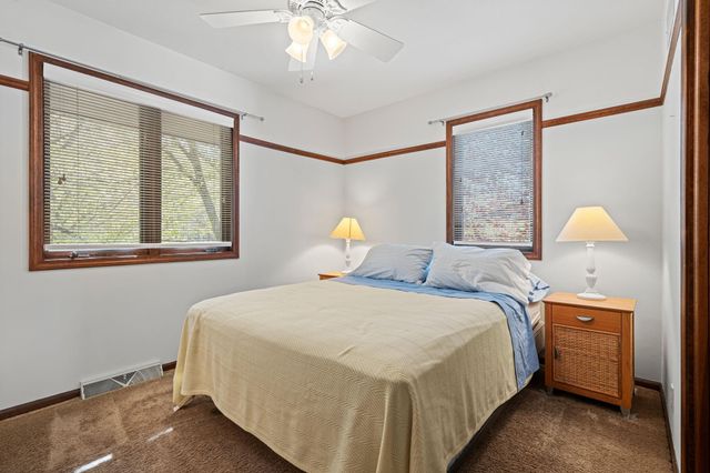 410 N Lakeshore Drive, Park Twp, MI 49424