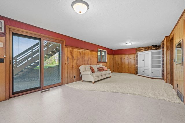 410 N Lakeshore Drive, Park Twp, MI 49424