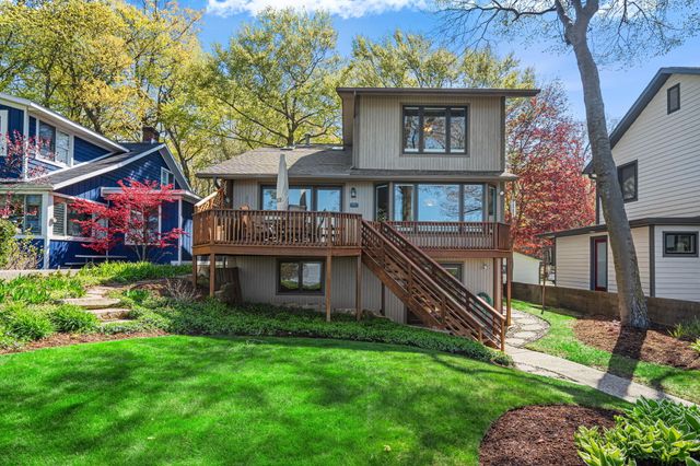 410 N Lakeshore Drive, Park Twp, MI 49424