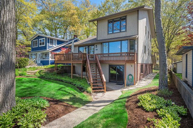 410 N Lakeshore Drive, Park Twp, MI 49424