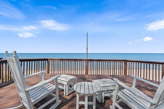 410 N Lakeshore Drive, Park Twp, MI 49424
