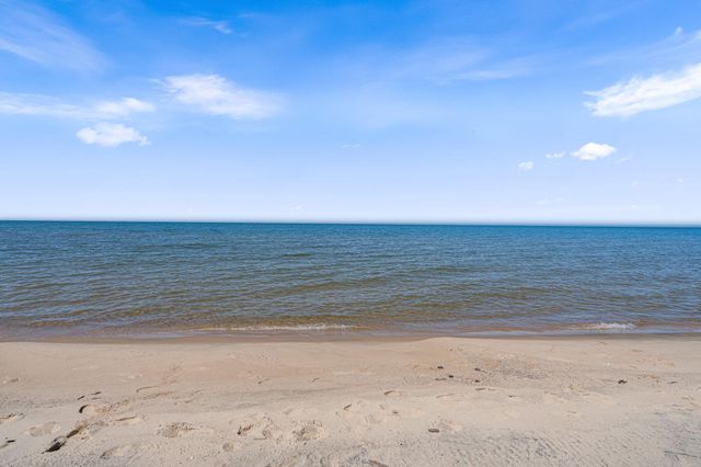 410 N Lakeshore Drive, Park Twp, MI 49424