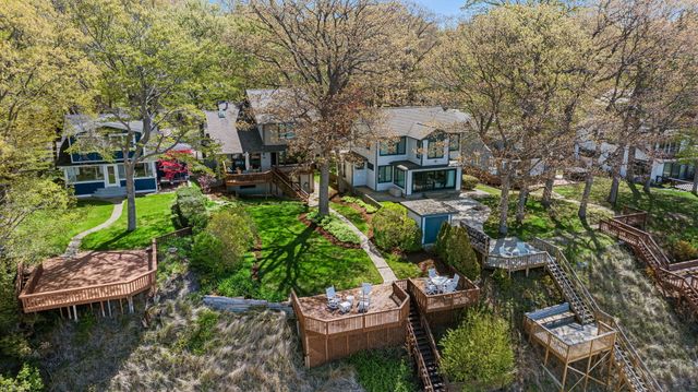 410 N Lakeshore Drive, Park Twp, MI 49424