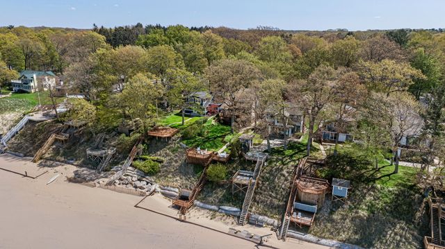 410 N Lakeshore Drive, Park Twp, MI 49424