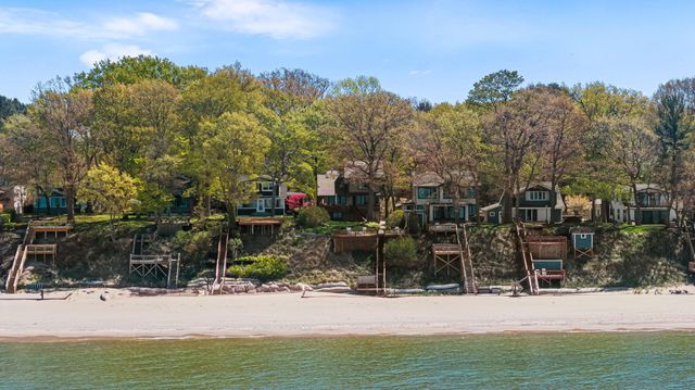 410 N Lakeshore Drive, Park Twp, MI 49424
