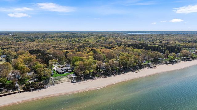 410 N Lakeshore Drive, Park Twp, MI 49424