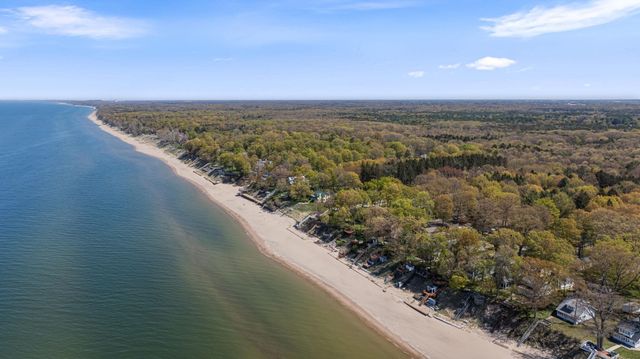 410 N Lakeshore Drive, Park Twp, MI 49424
