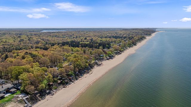 410 N Lakeshore Drive, Park Twp, MI 49424