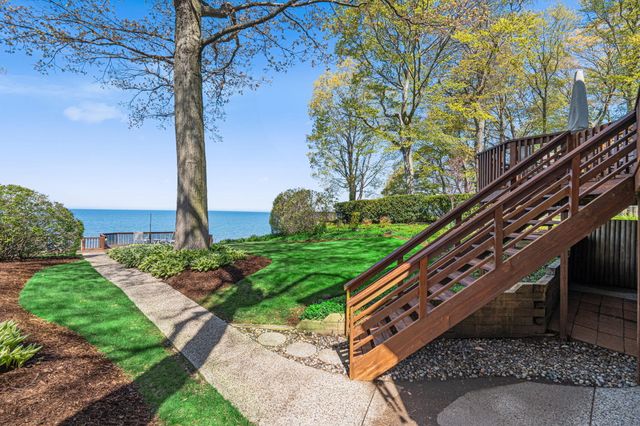410 N Lakeshore Drive, Park Twp, MI 49424