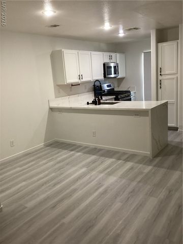 6324 Humus Avenue, Las Vegas, NV 89139