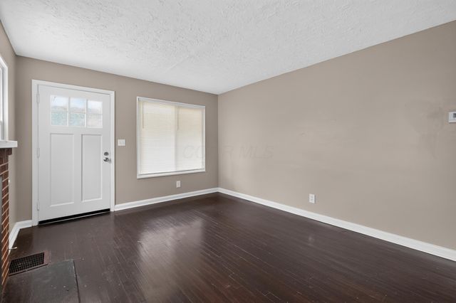 852 S Hampton Road, Columbus, OH 43227