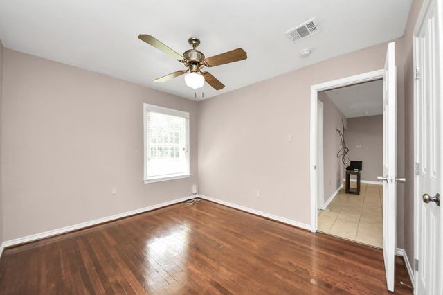 5202 Pensdale Street, Houston, TX 77033