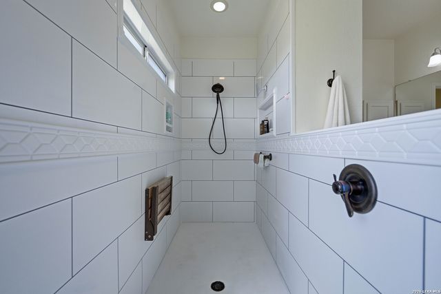 247 S Palo Alto, Floresville, TX 78114