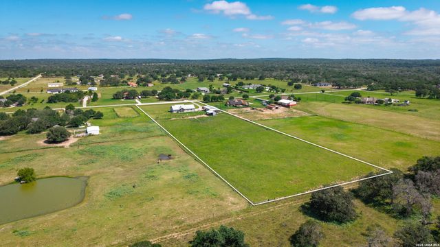 247 S Palo Alto, Floresville, TX 78114