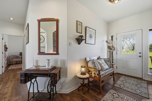 247 S Palo Alto, Floresville, TX 78114