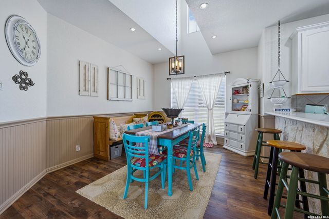 247 S Palo Alto, Floresville, TX 78114