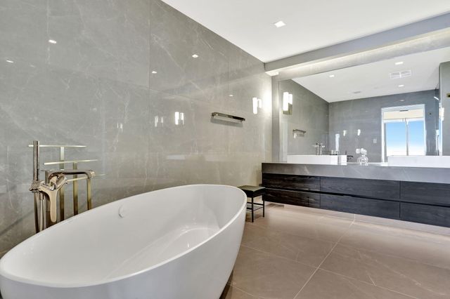 1116 N Ocean Boulevard 1102, Pompano Beach, FL 33062