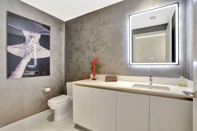 1116 N Ocean Boulevard 1102, Pompano Beach, FL 33062