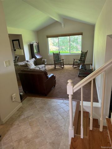 6925 Windham Lane, Bloomfield Charter Township, MI 48301